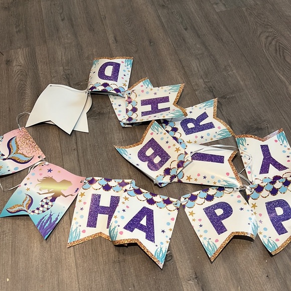 Bundle of a big mermaid banner, 2 happy bday banners. And many other accessories - Picture 4 of 9